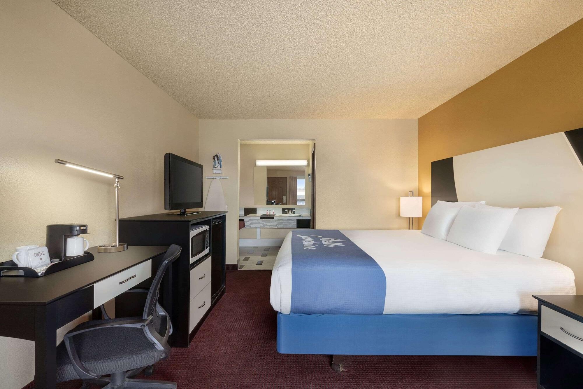 Days Inn By Wyndham Bend Exterior foto