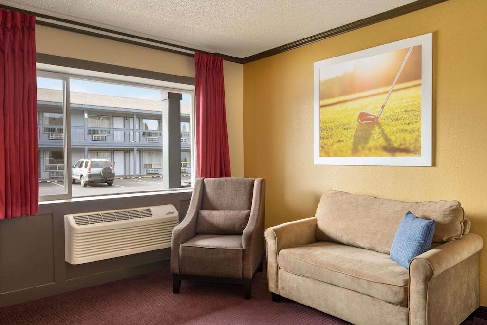 Days Inn By Wyndham Bend Exterior foto